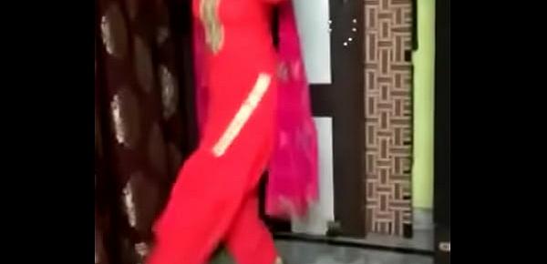  Desi girl- hot mujra practice